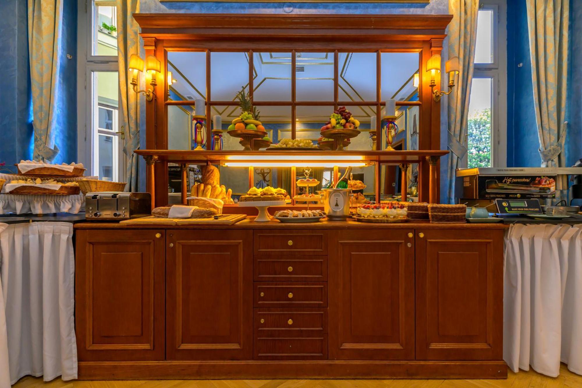 Hotel Kinsky Fountain — Photos 3